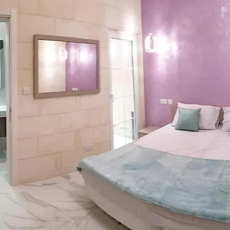 Bertinas Luxury Village דירה