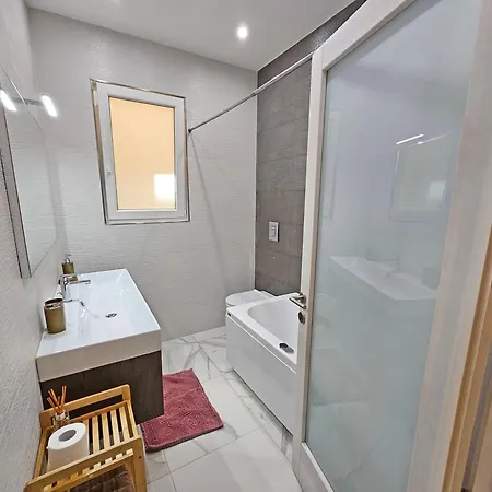 Bertinas Luxury Village Apartment