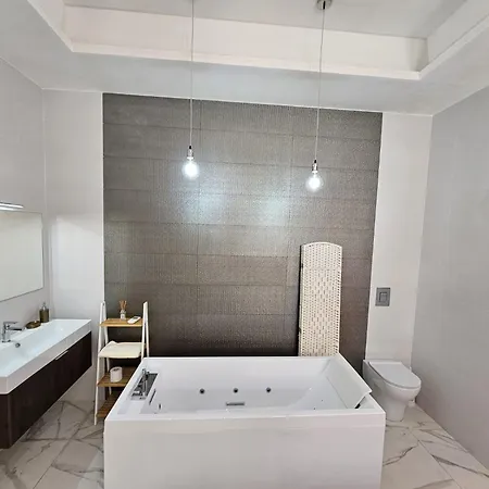 Bertinas Luxury Village Apartment